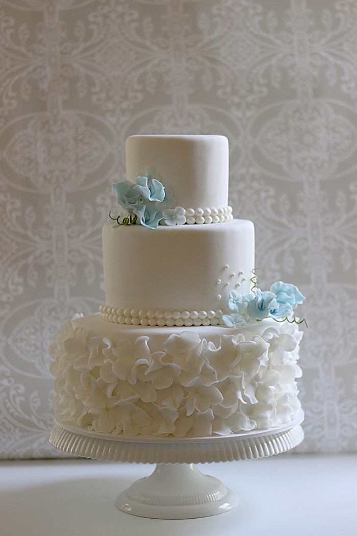 Wedding cake frosting with cream cheese