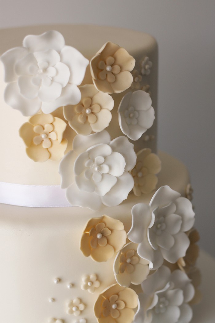 The Couture Cakery - Ivory and white wedding cake